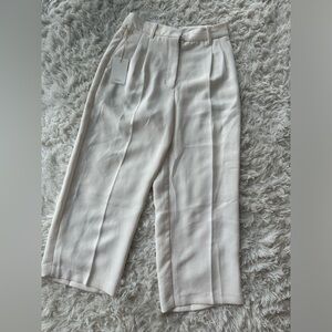 Aritzia Effortless Trouser Cropped